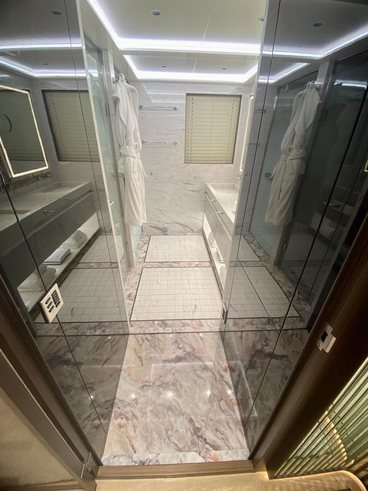 YACHT-INTERIORS-WITH-MARBLE-(MKSTONEMARBLE)-(9)